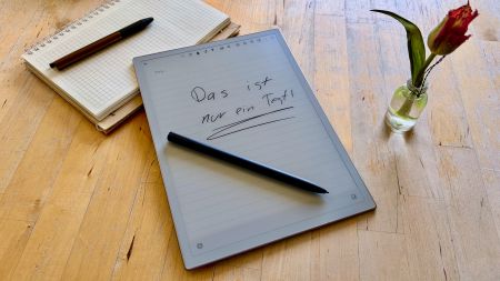 heise+ | iFlytek AI Note 2: E-Ink-Tablet mit Android, GPT-5 und Transkription im Test