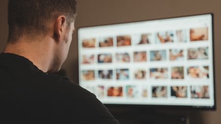 Jugendschutz 2025: Hoher Anstieg gemeldeter Missbrauchsdarstellungen im Netz
