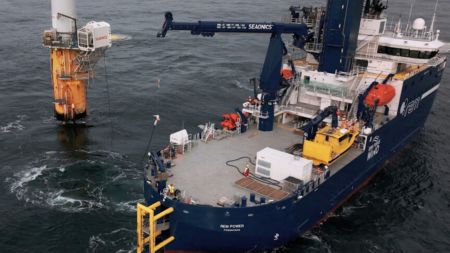 Induktiver Ladeadapter lädt Elektro-Schiffe unter schweren maritimen Bedingungen