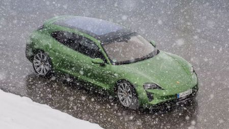 Sportwagenhersteller Porsche meldet Gewinnrückgang und Neuausrichtung