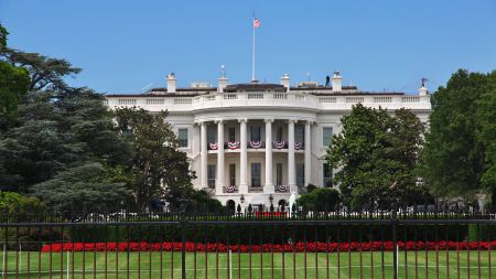 Umdenken im Weißen Haus: Trump-Administration erwägt mehr KI-Aufsicht
